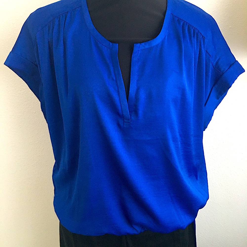 BCBGMAXAZRIA top